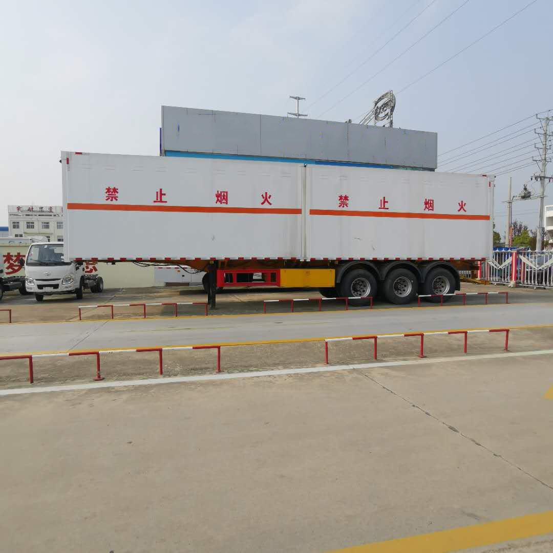 13米半掛式廢機油廂式危化車 高效合規運輸九類危險品的專業選擇