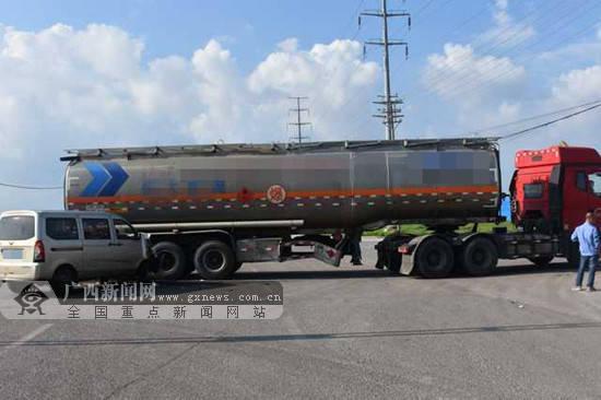 安全放首位！紅巖杰獅車罐一體智能危化車，精準洞察行業核心需求